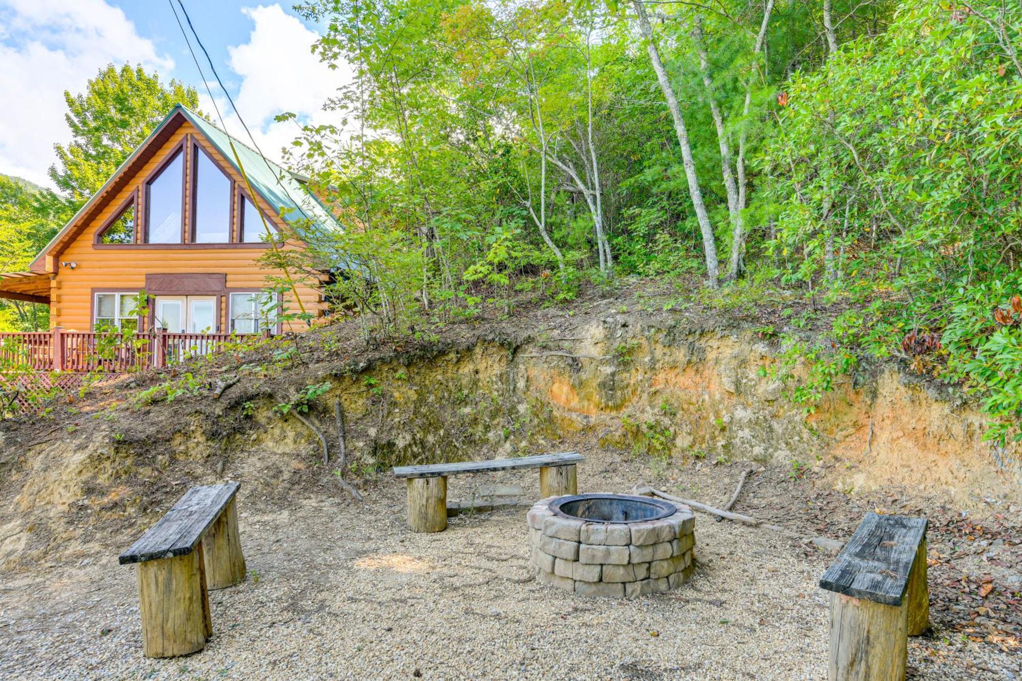 Bryson City Cabin Rental With Views And Hot Tub Exterior photo